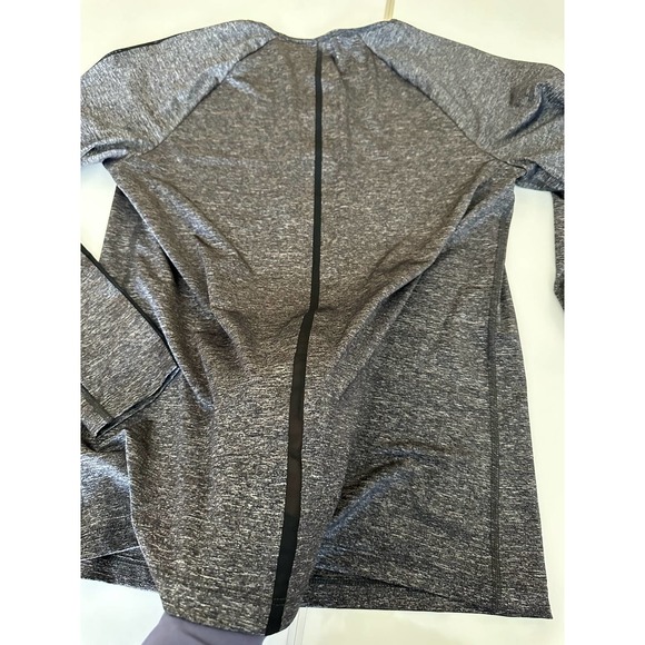 Women NWOT Nike XL stylish cool workout top athletic shirt, runs small fit mash - Picture 10 of 14